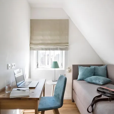 Reetdorf Geltinger Birk Kuenstlerkate Herbststurm