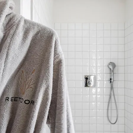 Reetdorf Geltinger Birk Kuenstlerkate Herbststurm